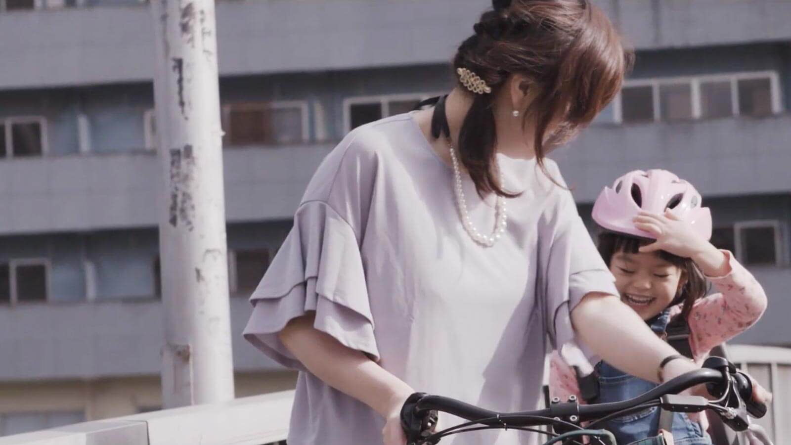 お子様のお迎えにいく社員